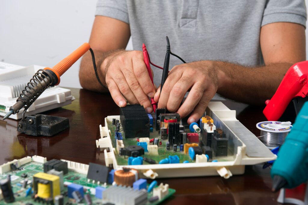 Electrician Kuwait providing AC repair and appliance repair services in Kuwait